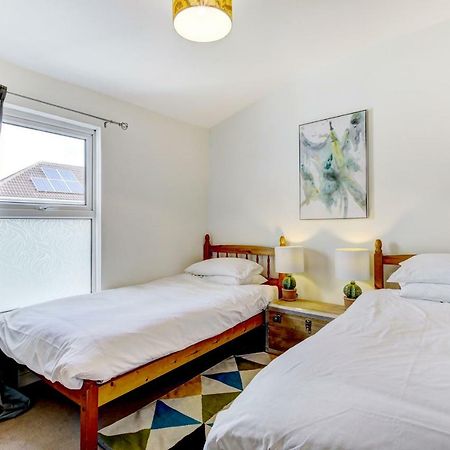 Lovely 3 Bed House In Bristol Exterior photo