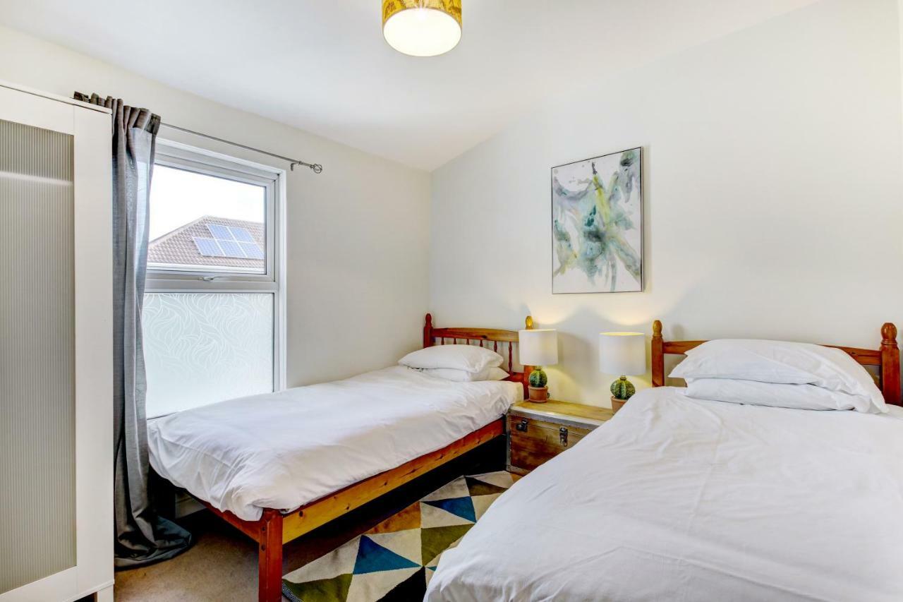 Lovely 3 Bed House In Bristol Exterior photo