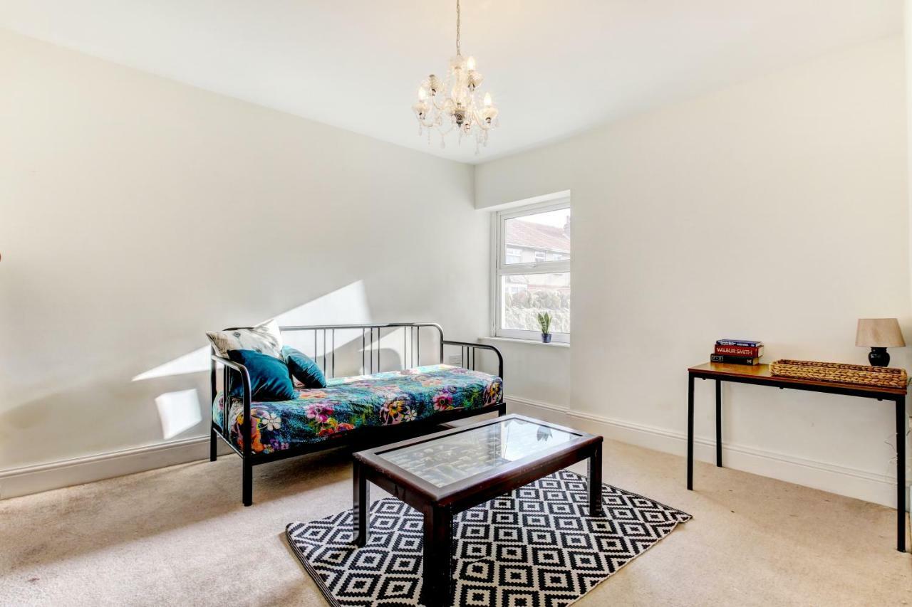 Lovely 3 Bed House In Bristol Exterior photo
